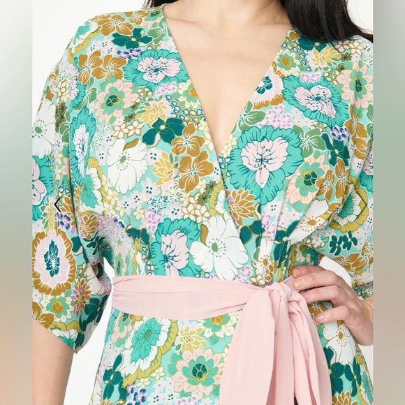 Unique Vintage NWT Mint Green & Pink Floral Wrap Kimono Style Midi Dress - Picture 2 of 6